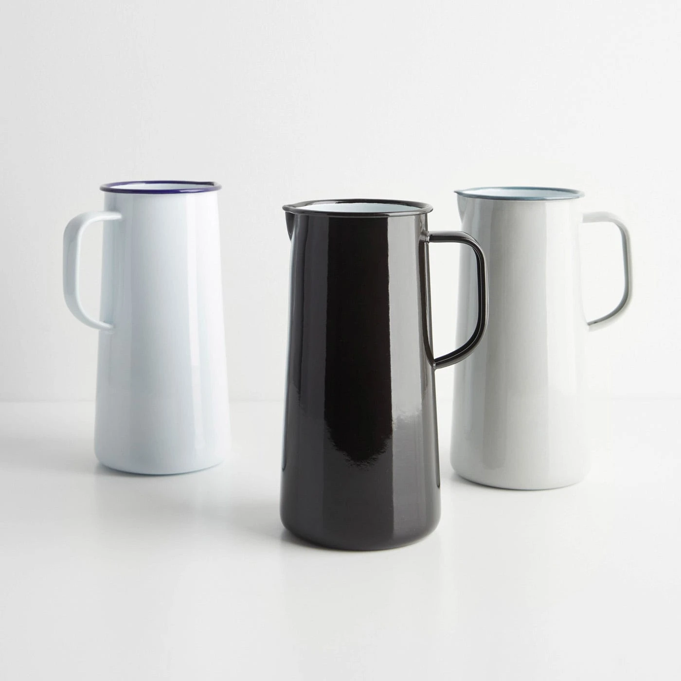 Falcon Black Enamelware 3 Pint Pitcher - Image 4