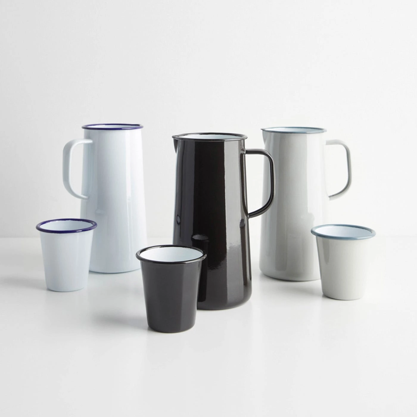 Falcon Black Enamelware 3 Pint Pitcher - Image 5