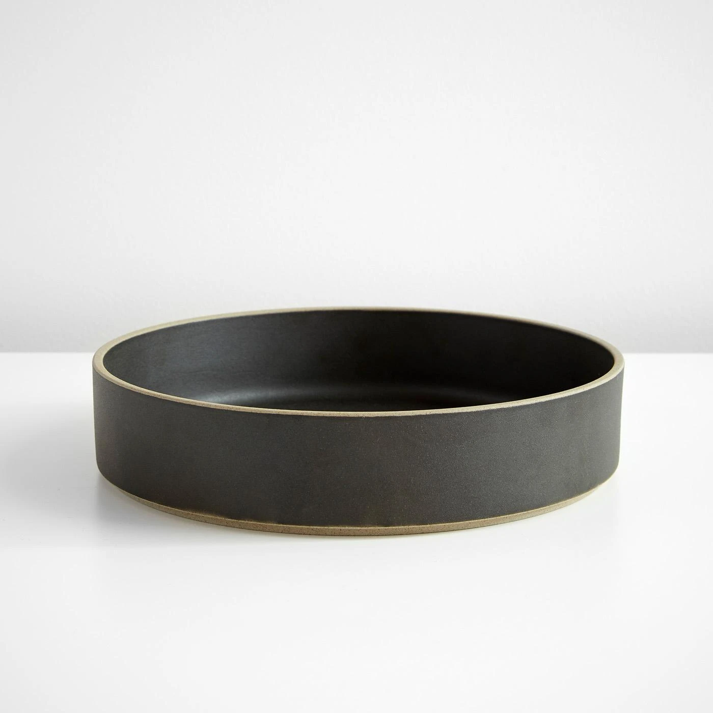 Hasami Black Bowl 10"