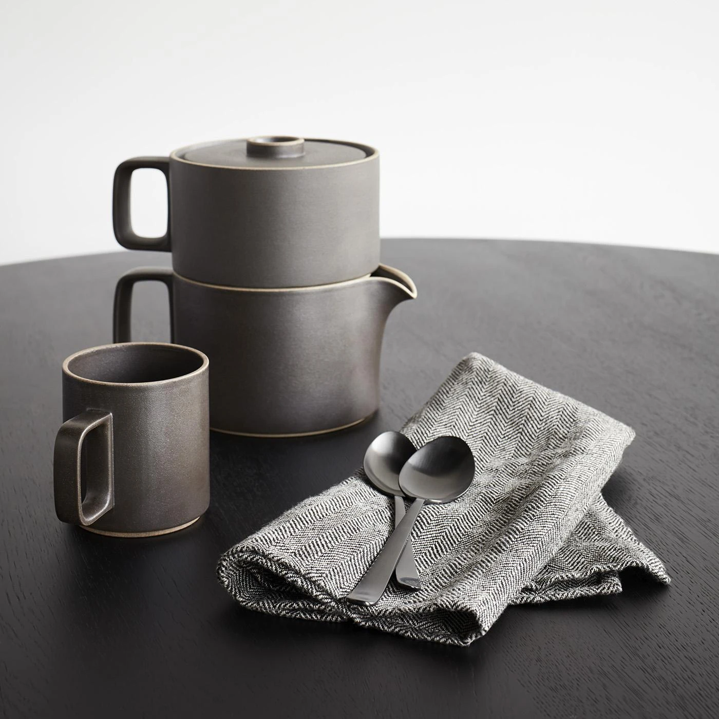 Hasami Black Teapot 40oz - Image 11