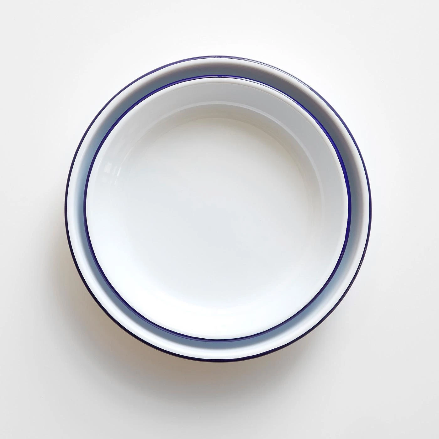 Falcon White Enamelware Serve Bowl 11" - Image 4