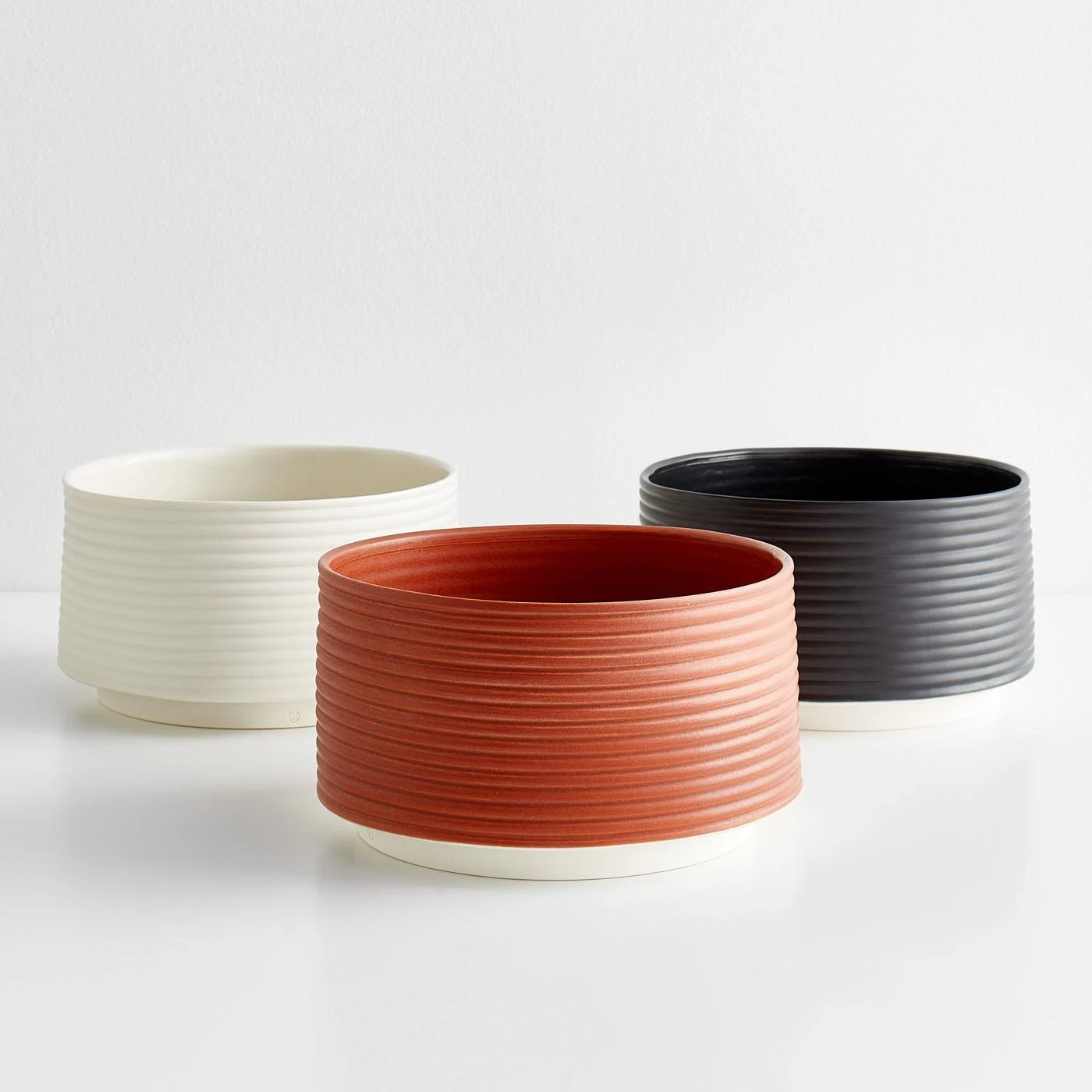 Ribbed Black Planter - Image 3