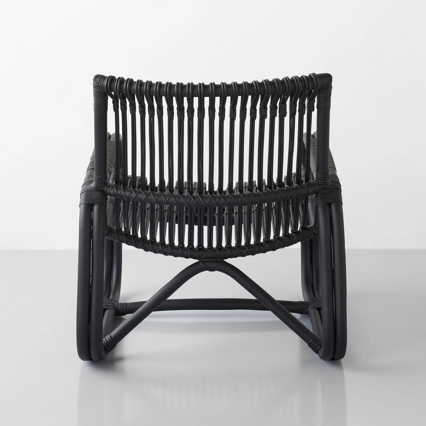 Curve Black Lounge Chair - Image 4