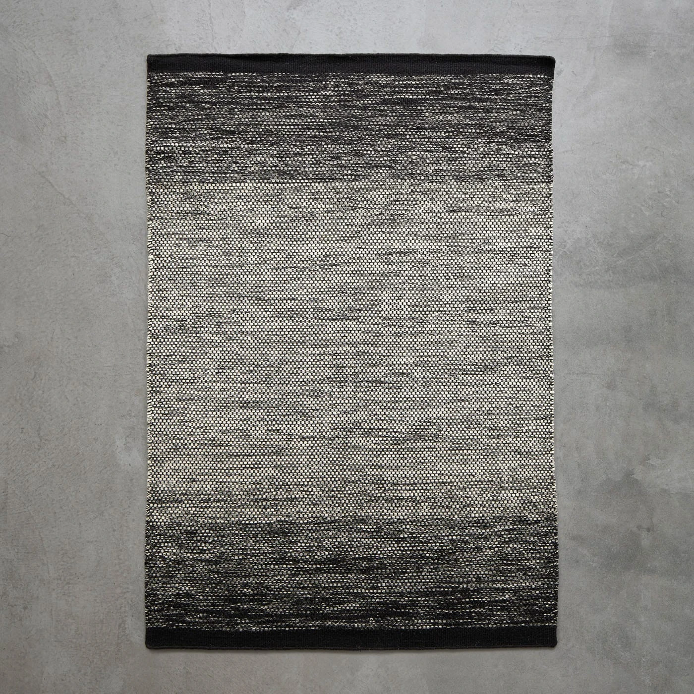 Lule Black Rug