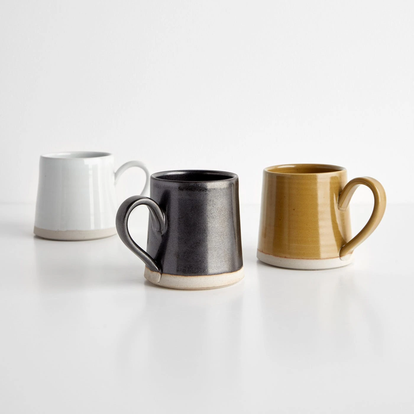 Thrown Gloss Black Mug - Image 3