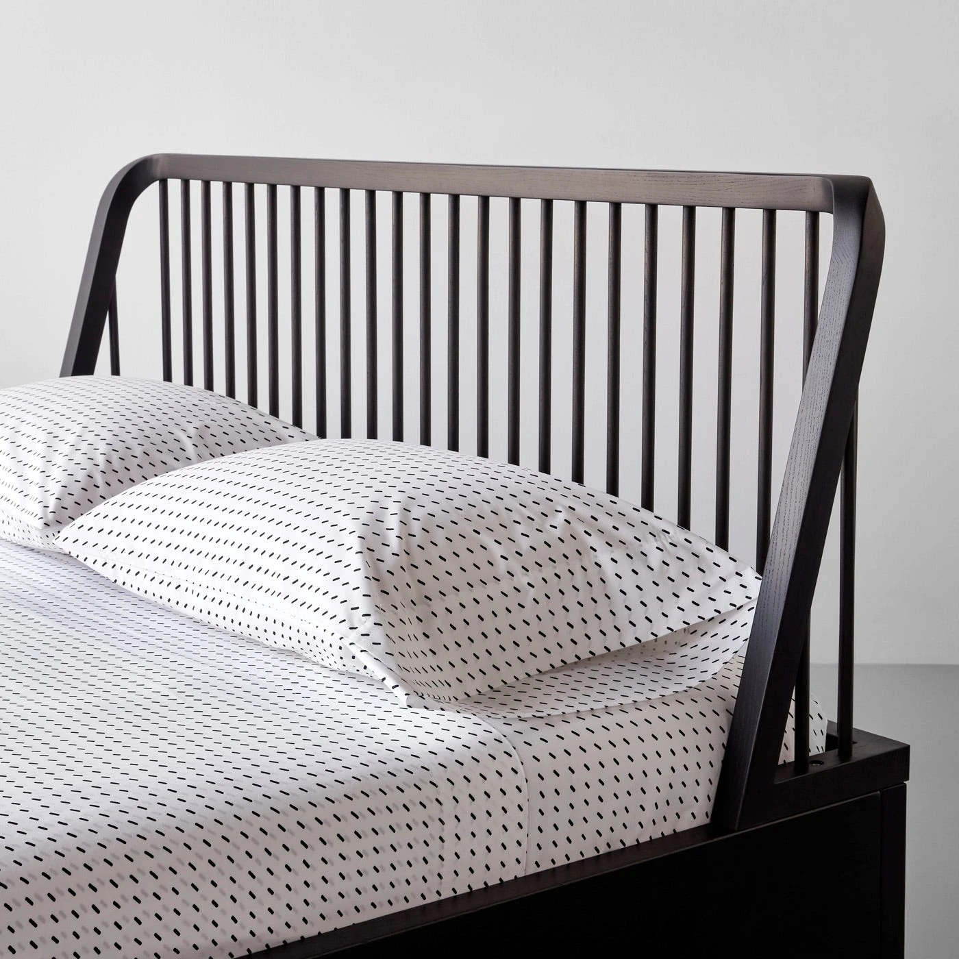 Spindle Black Bed - Image 2