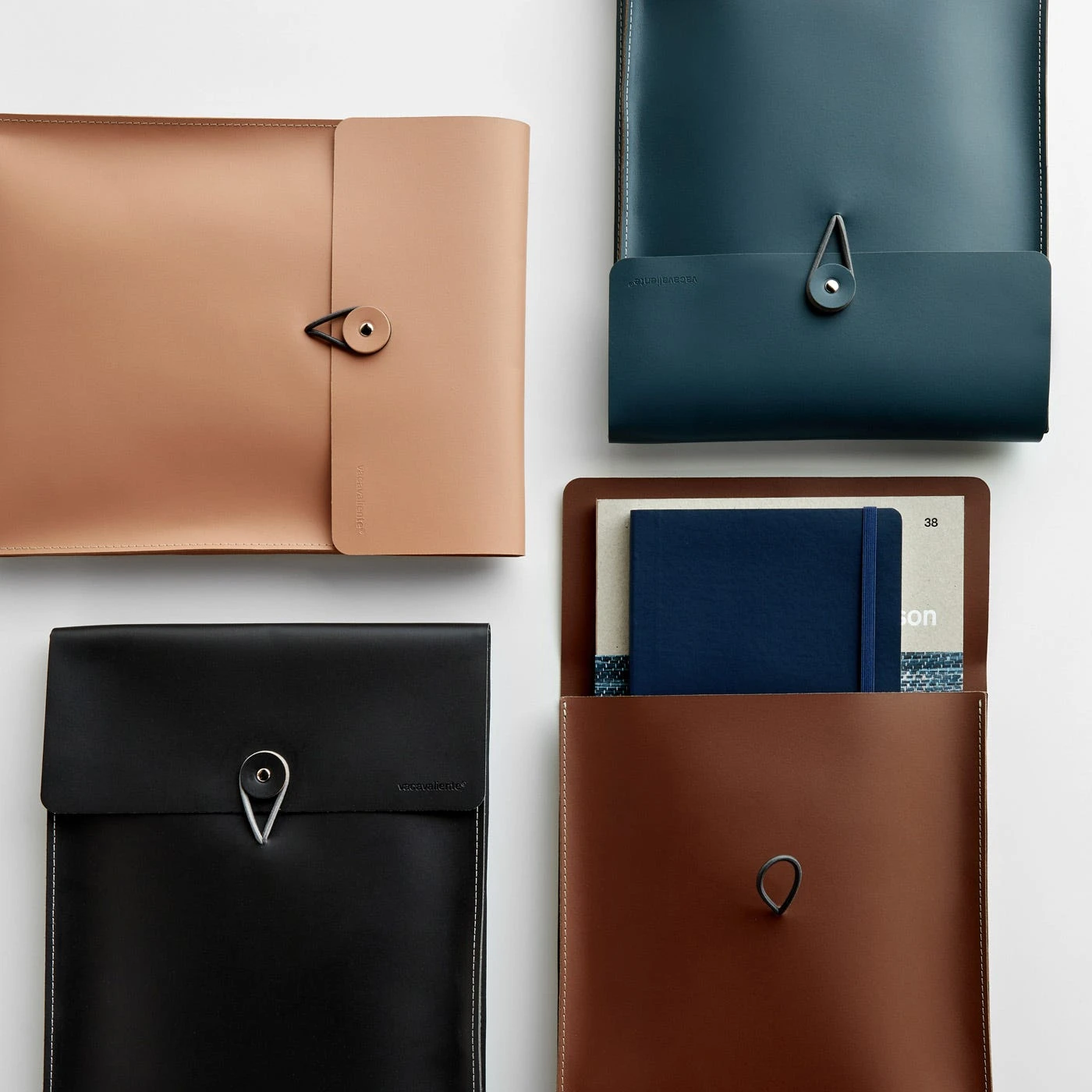 Pecan Leather Vertical Case - Image 3