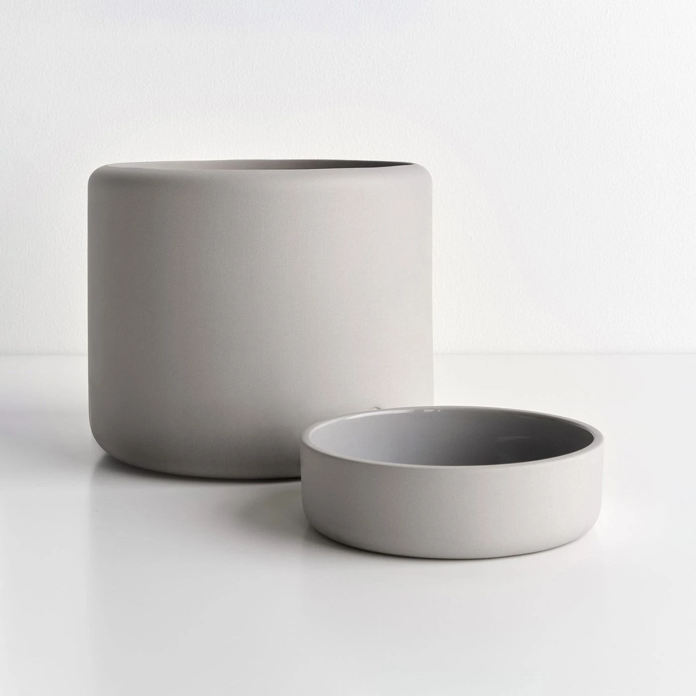 Botany Concrete Gray Large Planter - Image 2