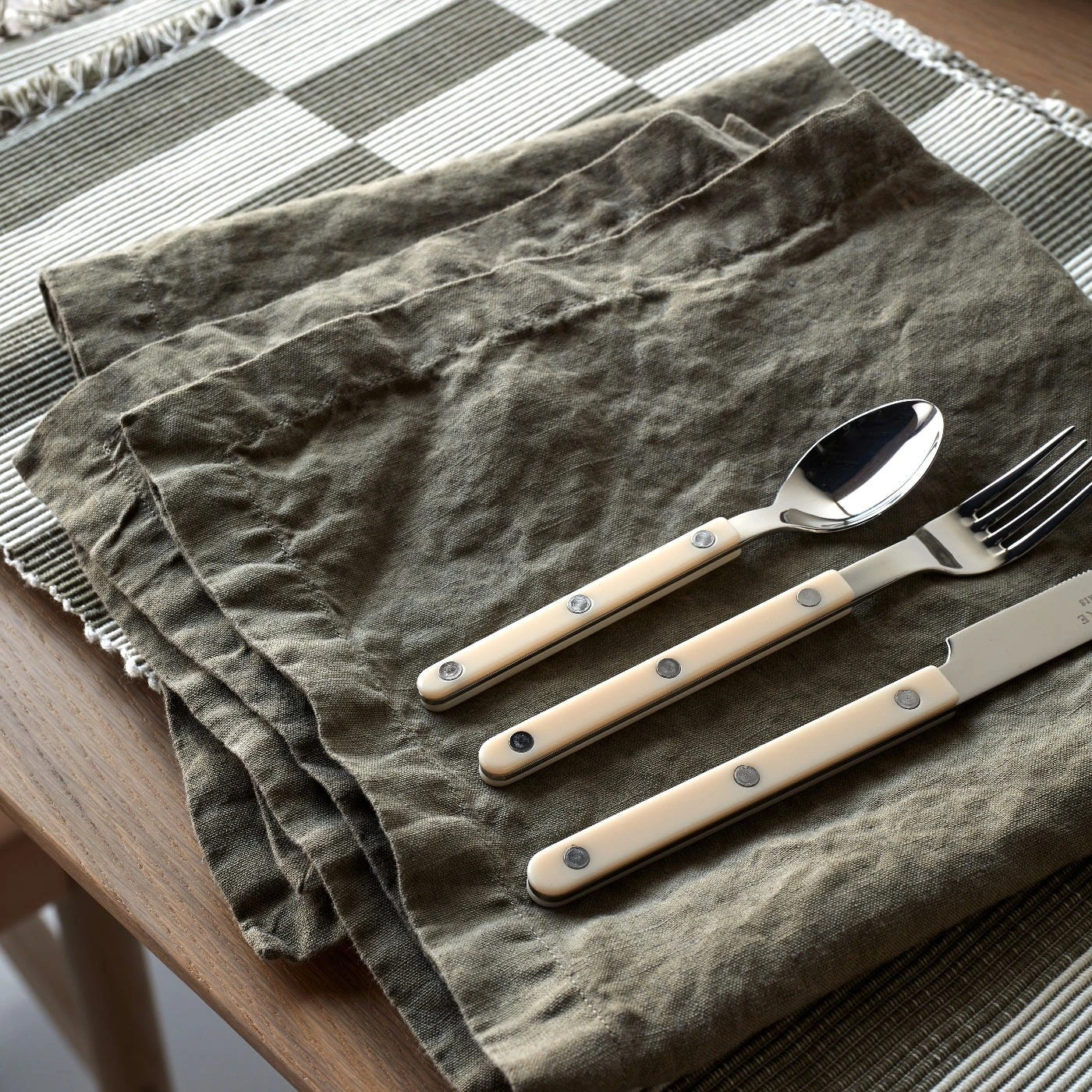 Bistro Ivory 5pc Flatware Set - Image 6