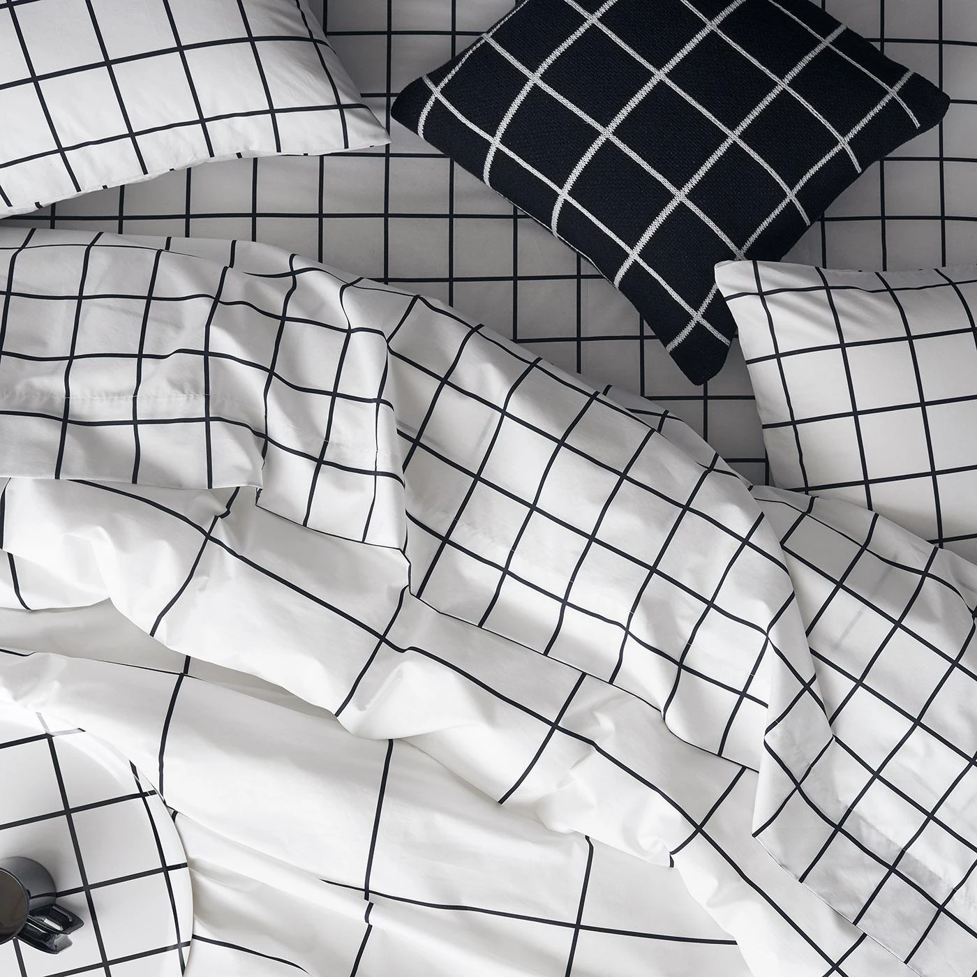 Grid Black Pillowcase Set - Image 4