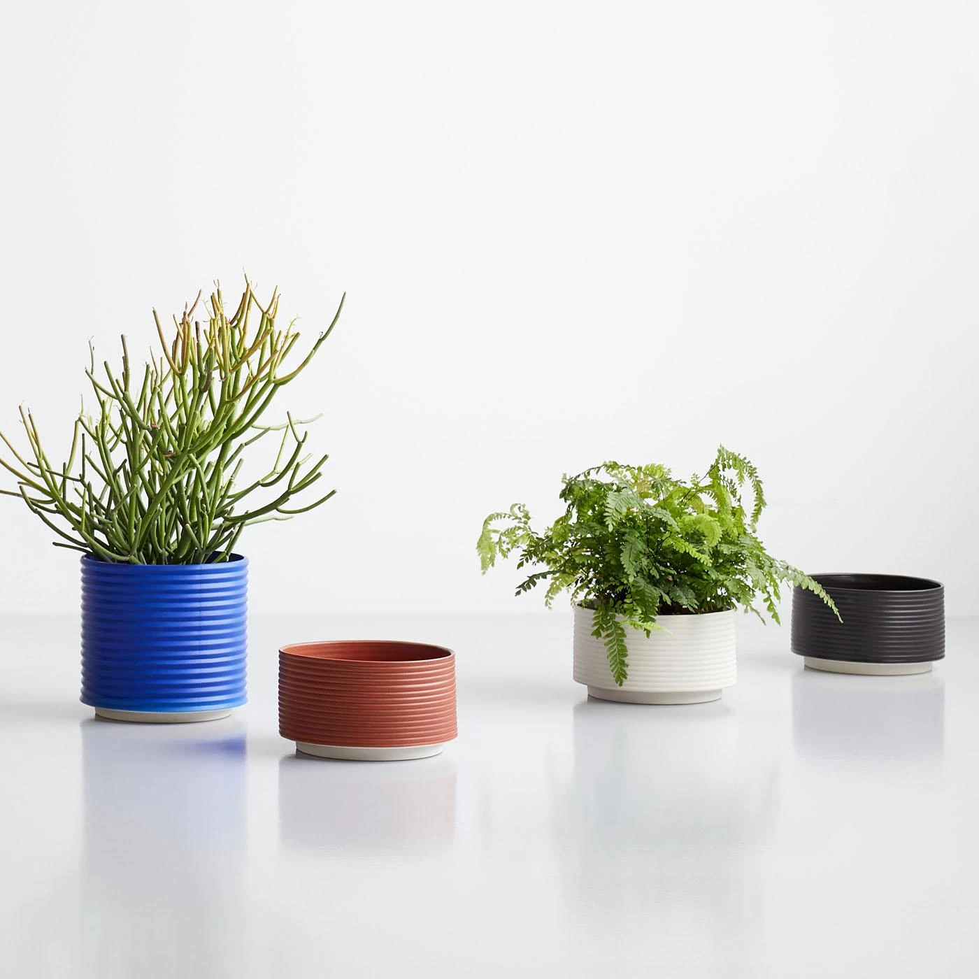 Ribbed Black Planter - Image 5