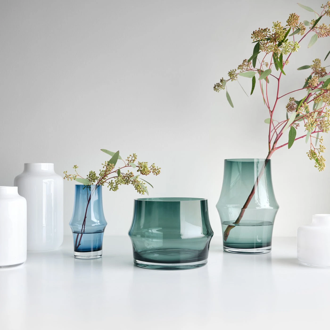 Mini Magnolia Opal White Large Vase - Image 4