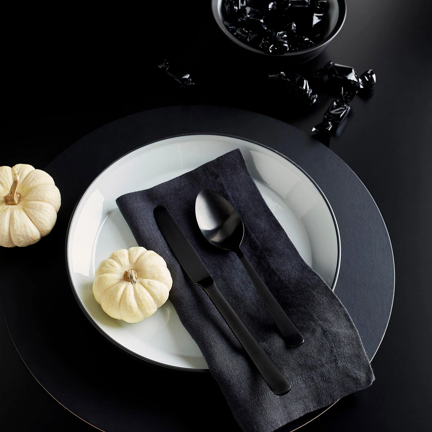 Linen Black Napkin 8pc Bundle - Image 8