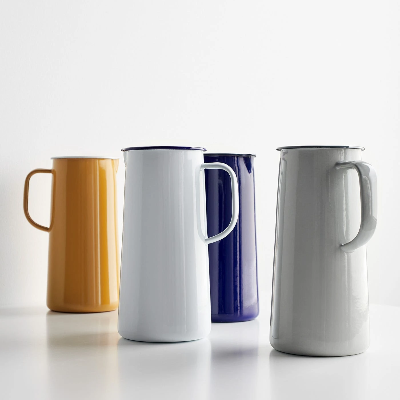 Falcon White Enamelware 3 Pint Pitcher - Image 6