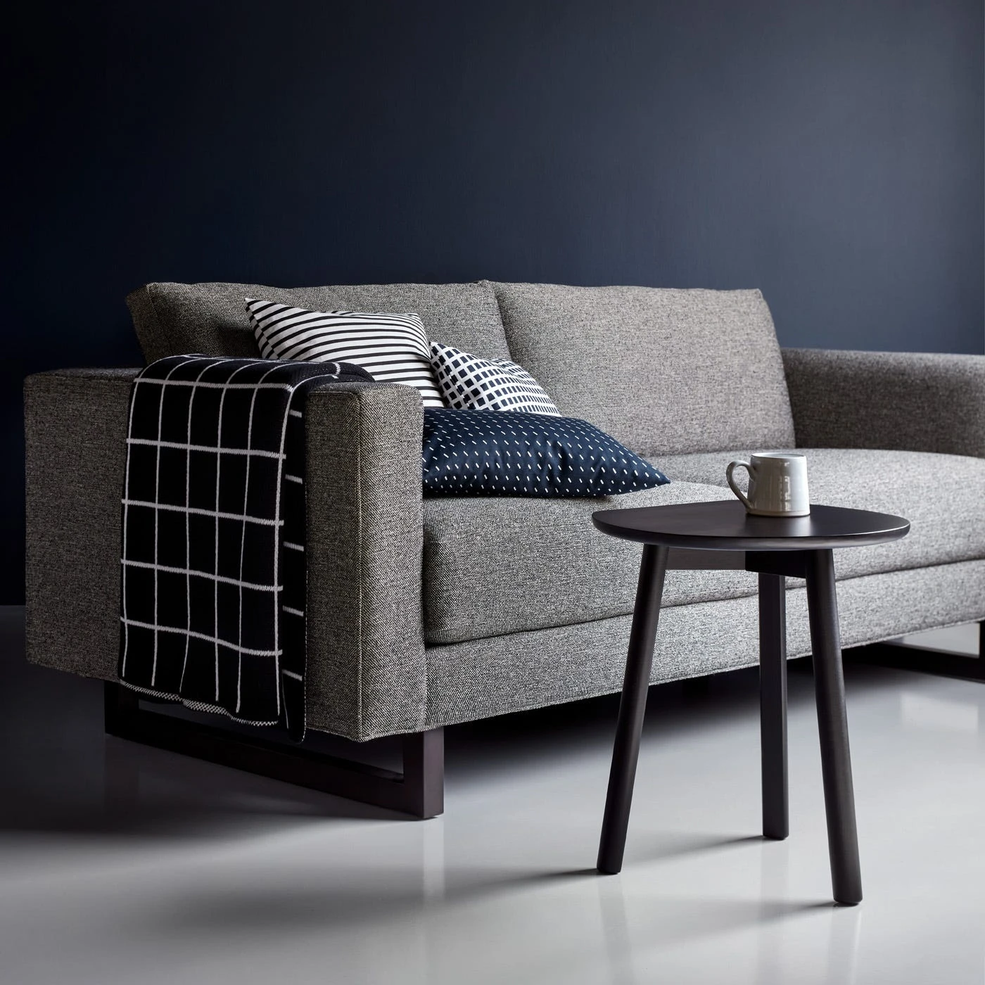 YYY Black Coffee Table 17.75" - Image 10