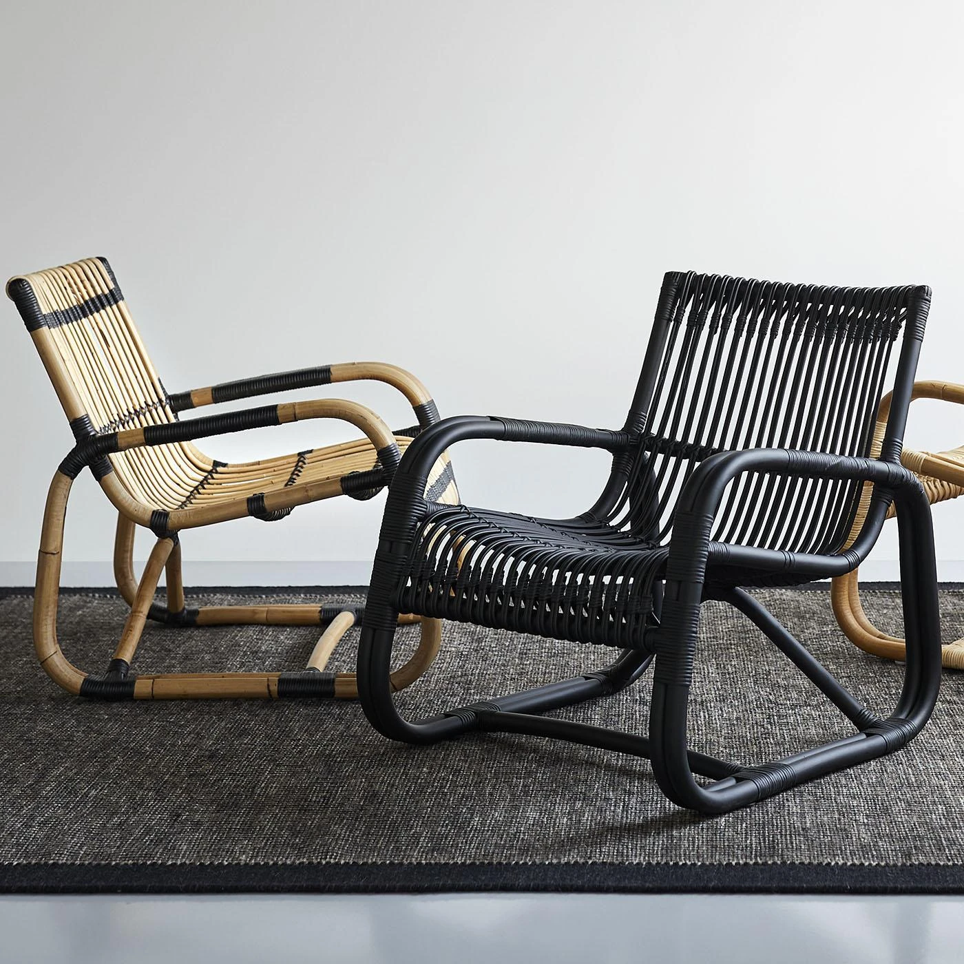 Curve Black Lounge Chair - Image 9