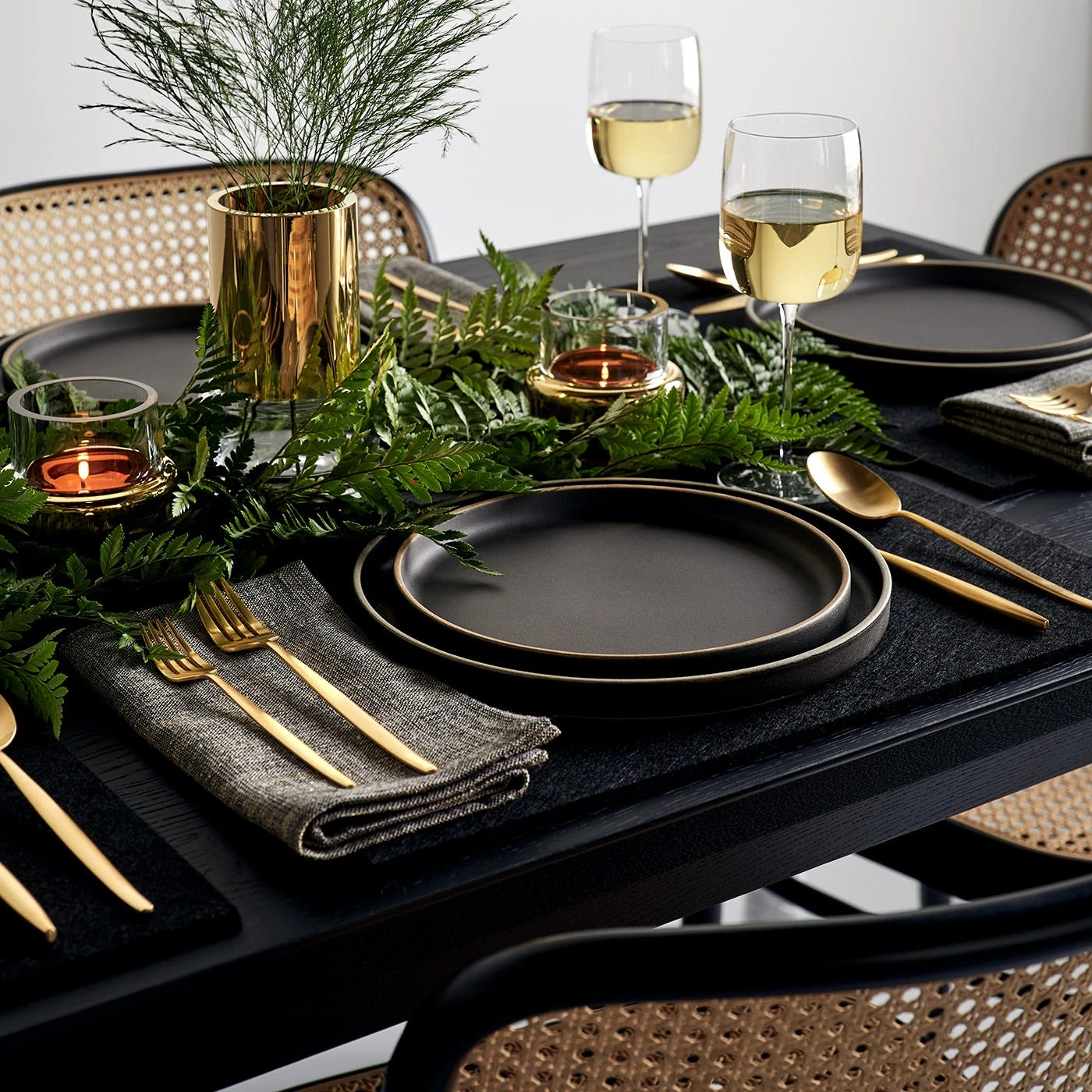 LSA International Borough White Wine Glasses Set Of 4 - Image 4