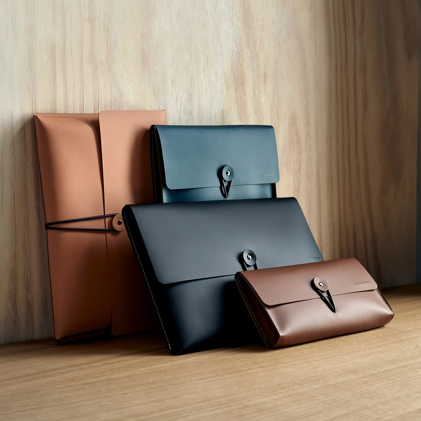 Clay Leather Horizontal Case - Image 4