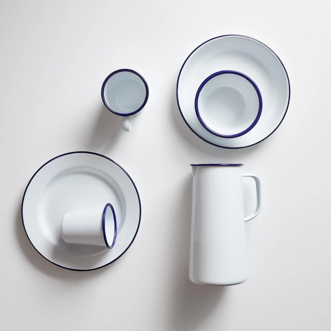 Falcon White Enamelware 3 Pint Pitcher - Image 4