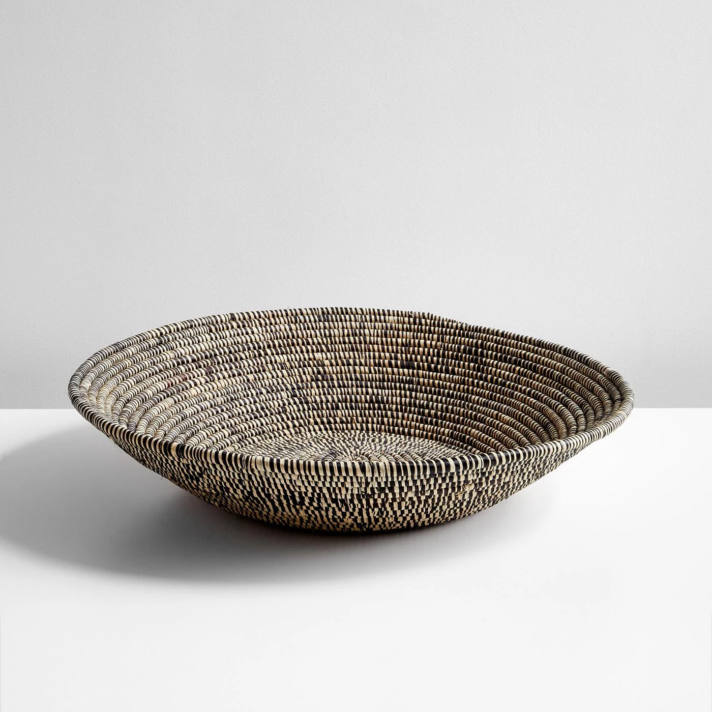 Heathered Black And Natural Bowl 24"